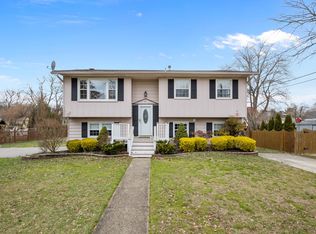 21 Central Ave, Grenloch, NJ 08032