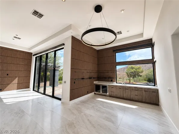 2577 Red Arrow Dr, Las Vegas, NV 89135