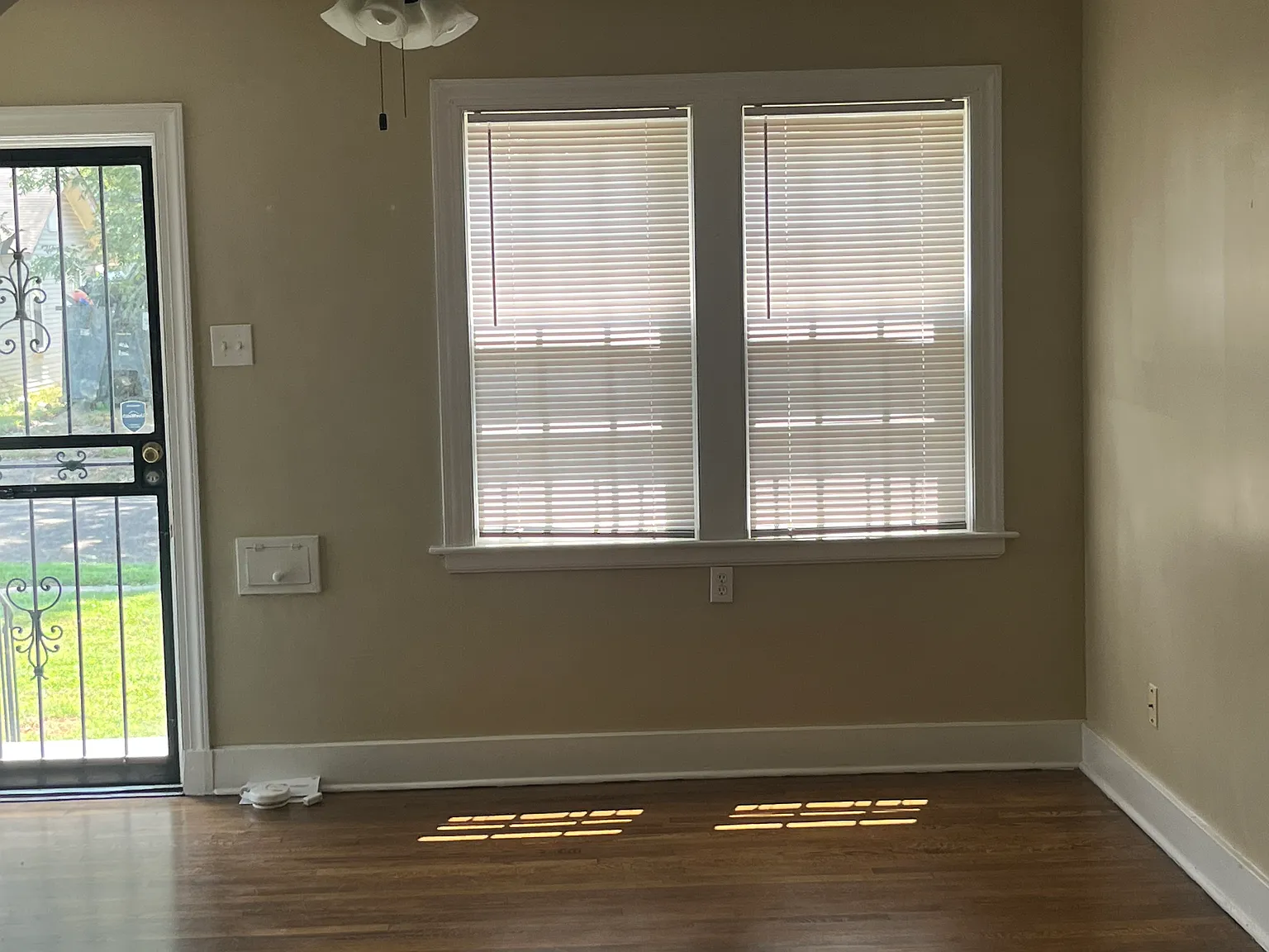 2 bed, 828 sqft, $1,100 — Photo 2