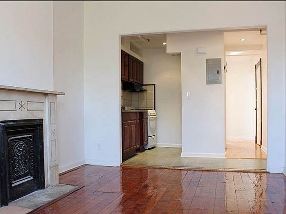 2nd image of 410 Putnam Ave #3