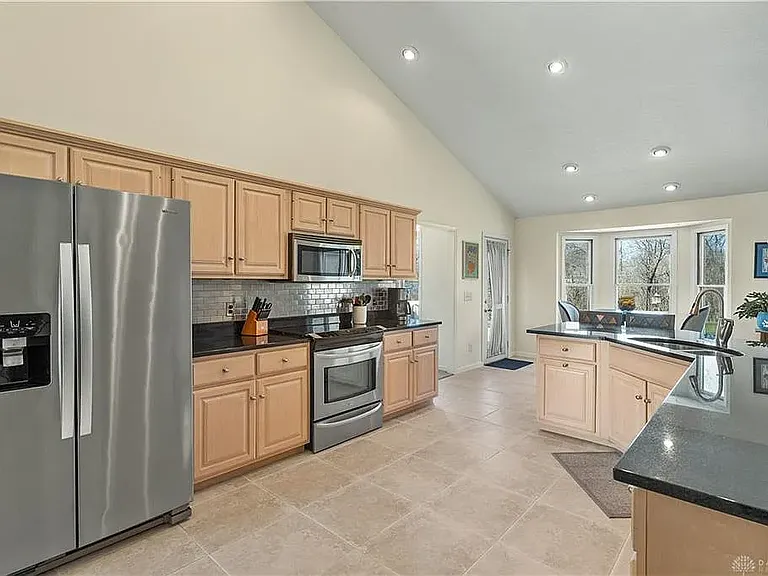 42 Patton Dr — Photo 3