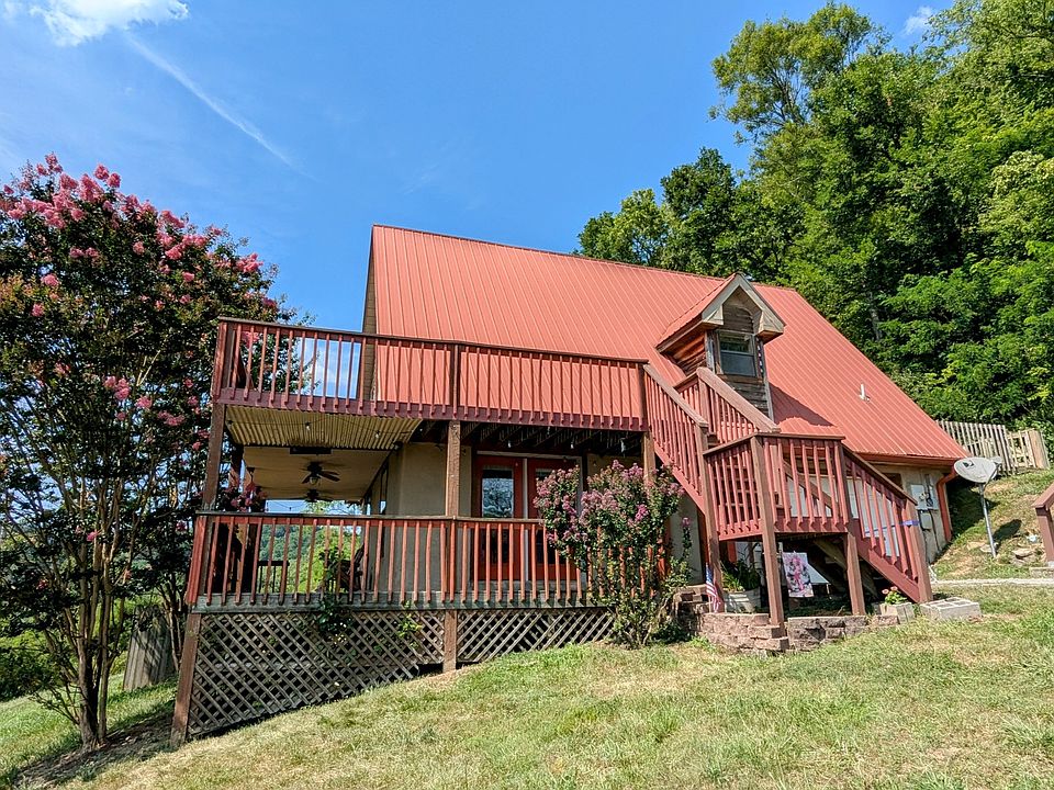 1st image of 131 Bonnie Blue Ln