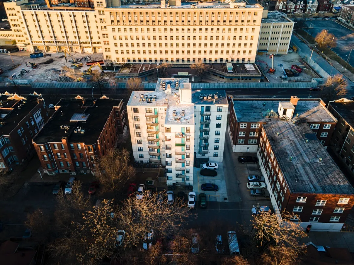 Building Photo - 5424 Delmar Blvd #1