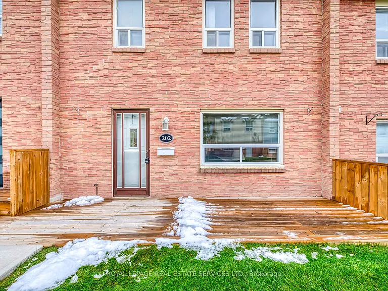 1055 Shawnmarr Rd #202 — Photo 5