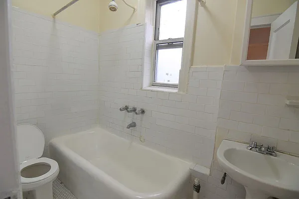 Rented by Quintess Real Estate LLC | media 1