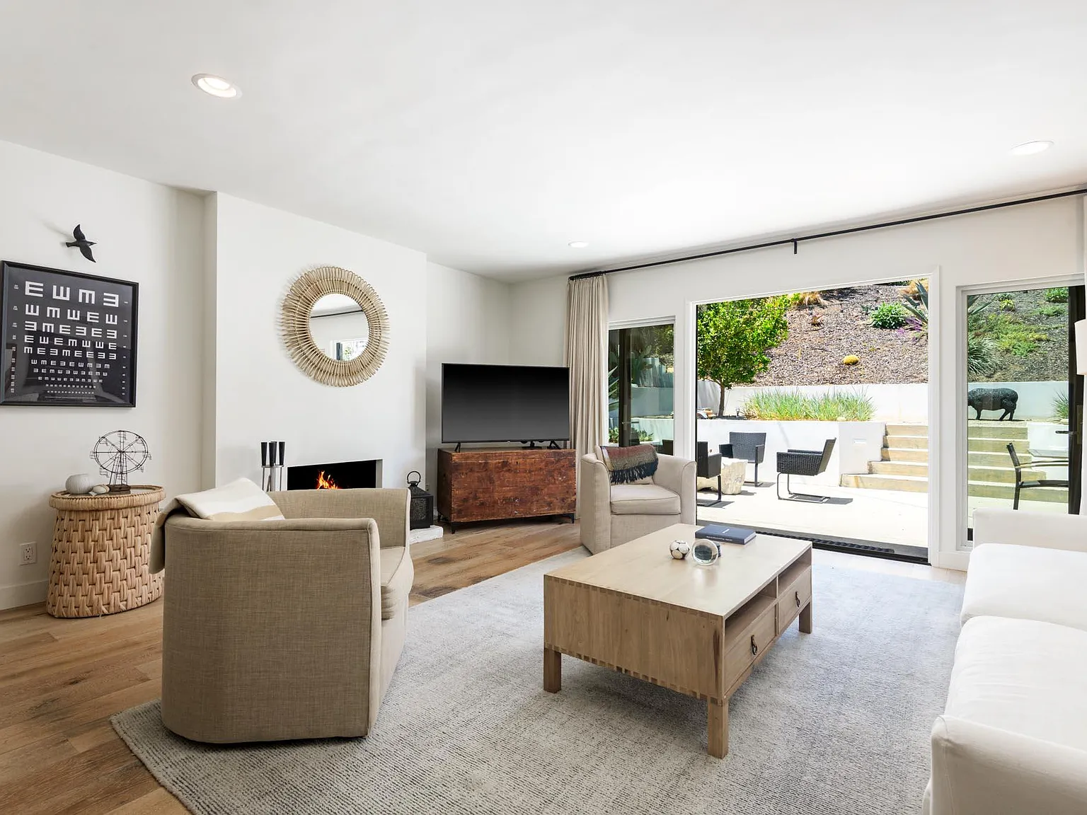 4 bed, 2.0 bath, 1815 sqft, $9,000 — Photo 1