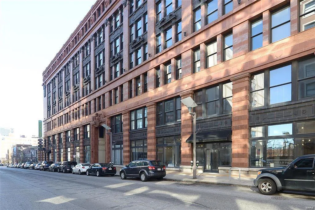 2 bed, 2.0 bath, 1340 sqft, $145,000 — Photo 1