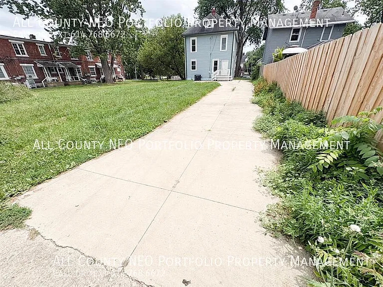 1994 Floral Ave — Photo 40