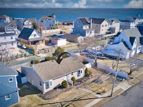 95 S Bay Drive, Babylon, NY 11702