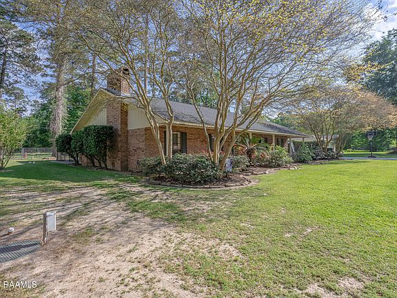 5th image of 147 Whispering Pines Lane