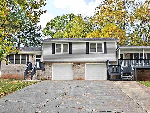 2nd image of 2707/2709 Pine Dr NE