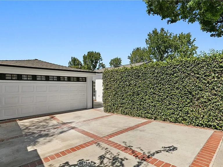 536 Hampton Rd — Photo 43