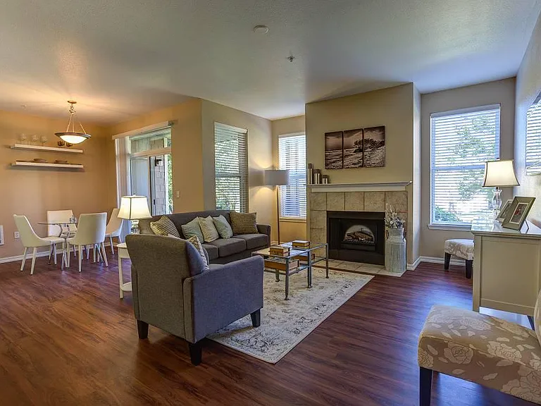 Commons at Verandas in Tanasbourne Apartments — Photo 15