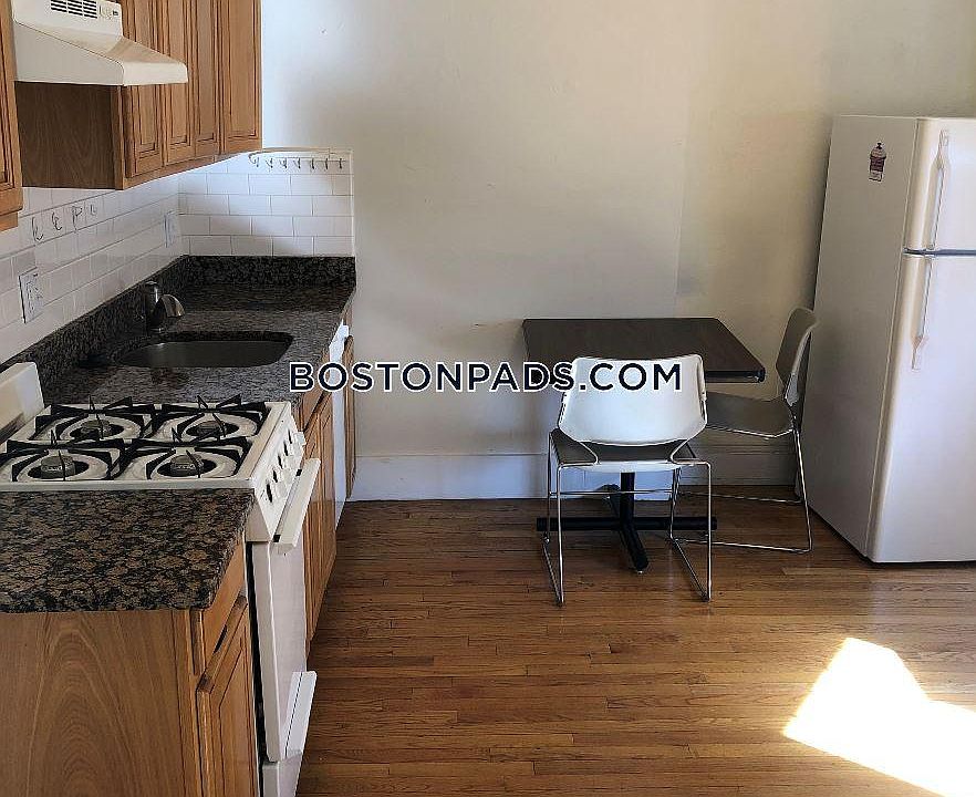 2nd image of 311 Huntington Ave #2