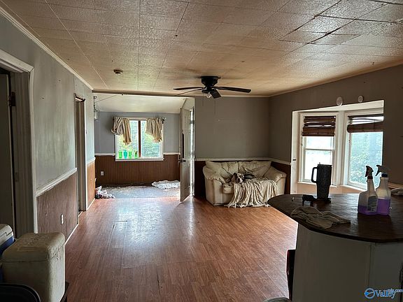 2nd image of 910 N 36th St