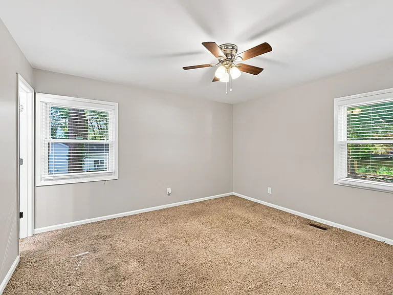 516 Keith St — Photo 34
