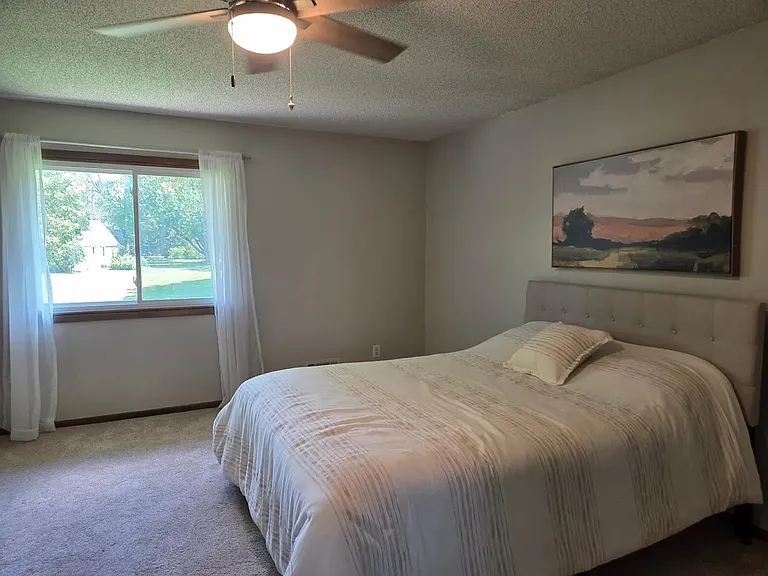 2755 Olive Ln N — Photo 14