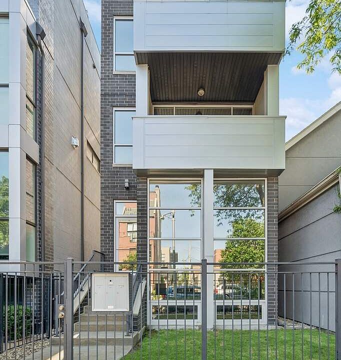 1st image of 948 N Honore St #3C