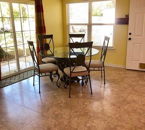 5th image of 530 Live Oak Dr