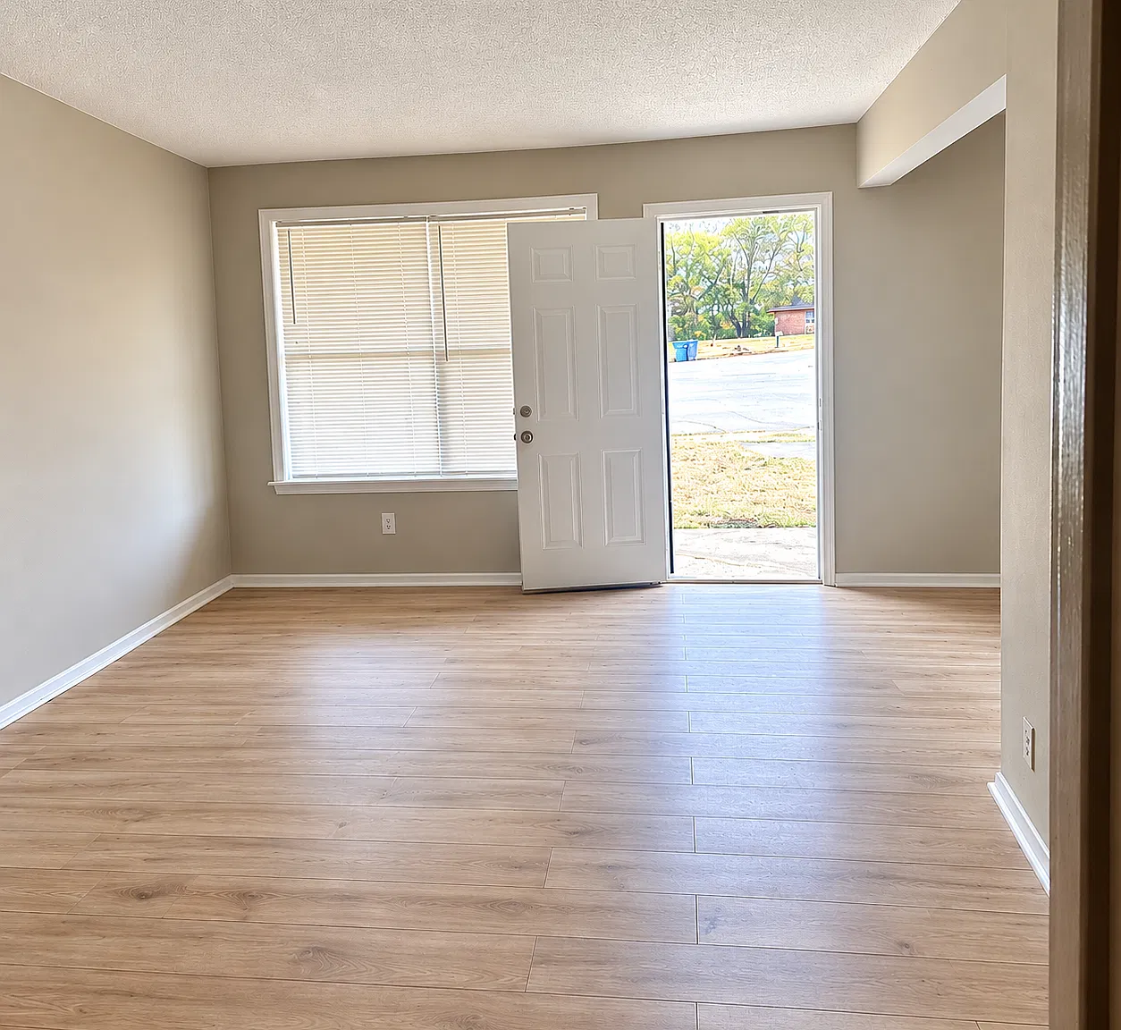 2 bed, $950 — Photo 4