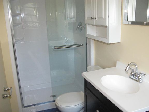 5th image of 19 Benstone St