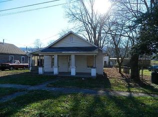 813 Elm St, Ravenna, KY 40472