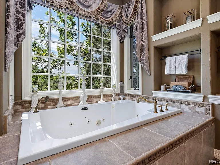 3440 Medallion Rd — Photo 36