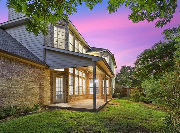 4th image of 1054 Sir Lancelot Cir
