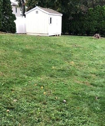 5th image of 19 Blossom Dr