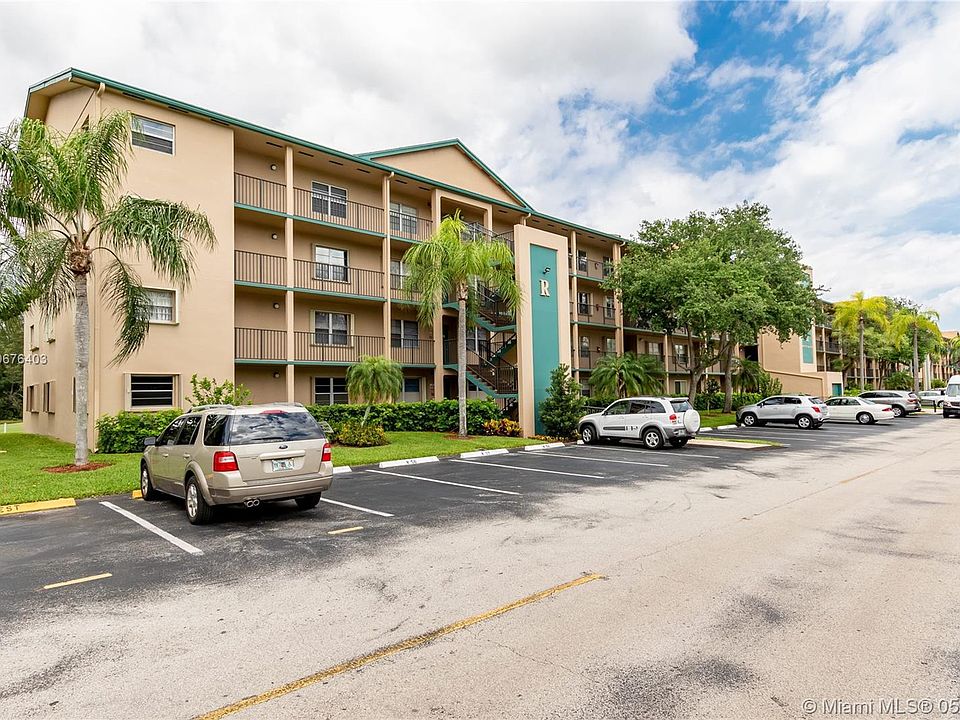 1st image of 900 SW 125th Way APT 401R