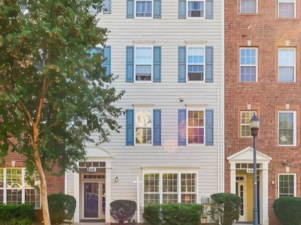 164 Chevy Chase St #164, Gaithersburg, MD 20878