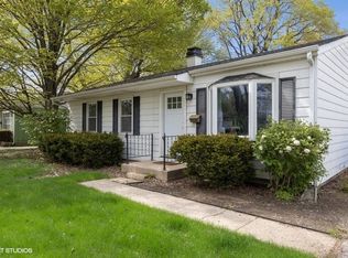 144 Forest Pl, Buffalo Grove, IL