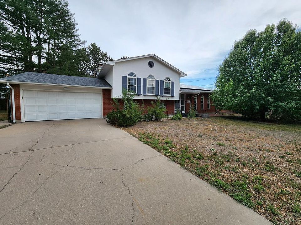 1st image of 2 Hilton Ln
