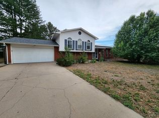 2 Hilton Ln, Pueblo, CO 81001