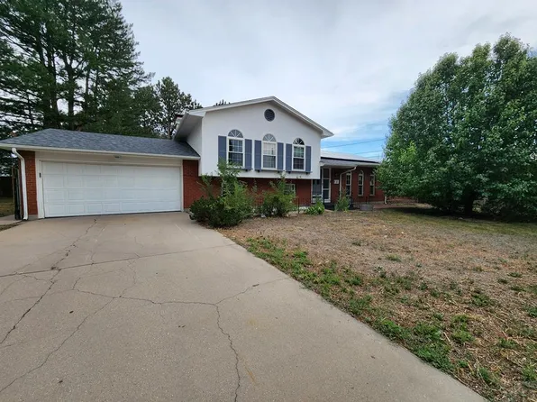 2 Hilton Ln, Pueblo, CO 81001