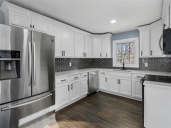4th image of 2185R Fairfield St SE