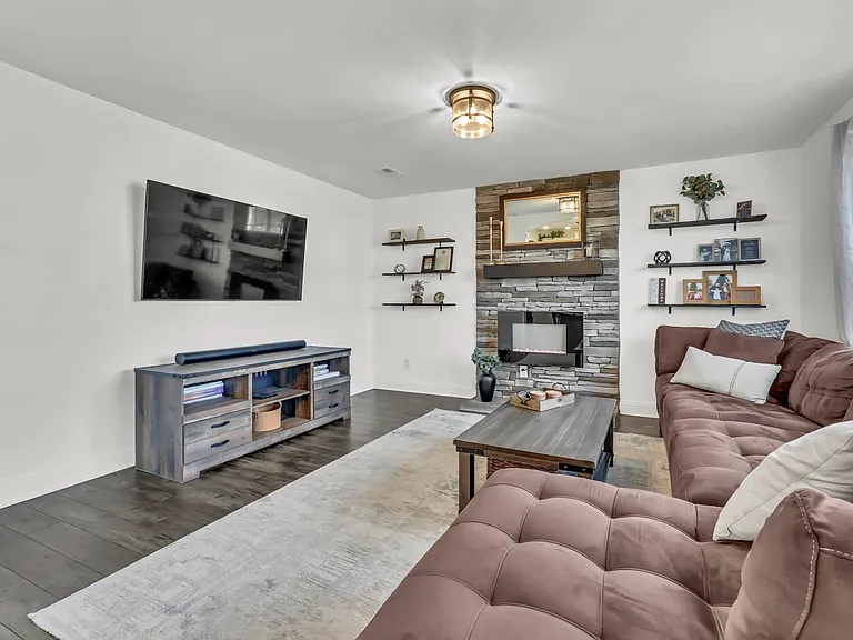 505 Sourwood Dr — Photo 7