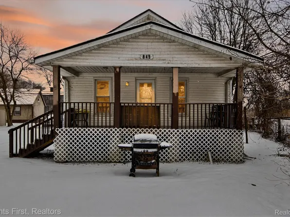 845 Orange St, Wyandotte, MI 48192