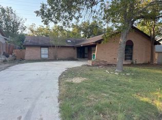 12648 King Oaks Dr, Live Oak, TX 78233