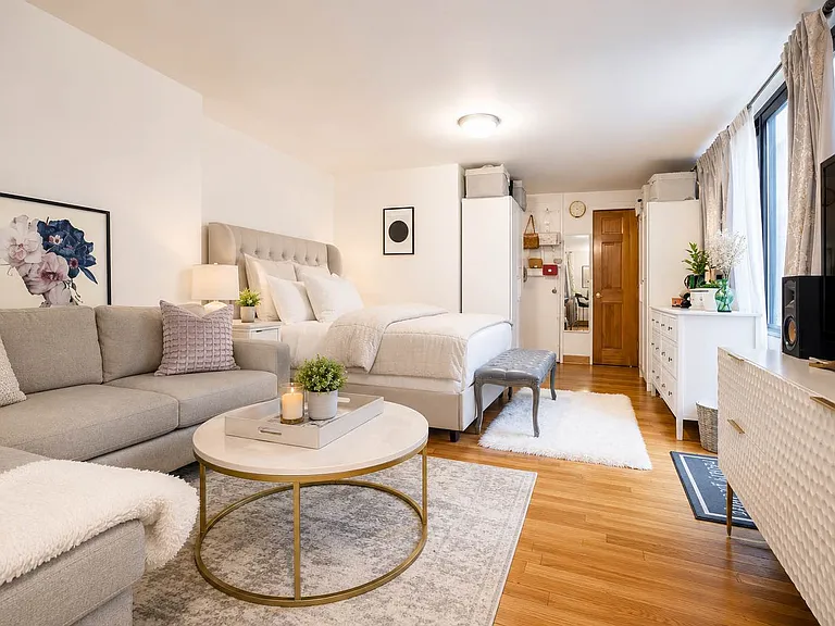 67 W 73rd St #4D — Photo 4