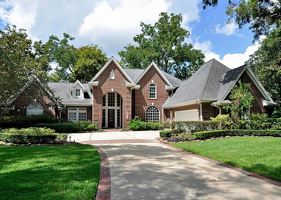 1st image of 39 Glen Eagles Dr