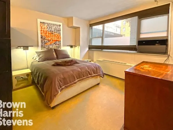 444 East 75th Street 1C image 2 of 6