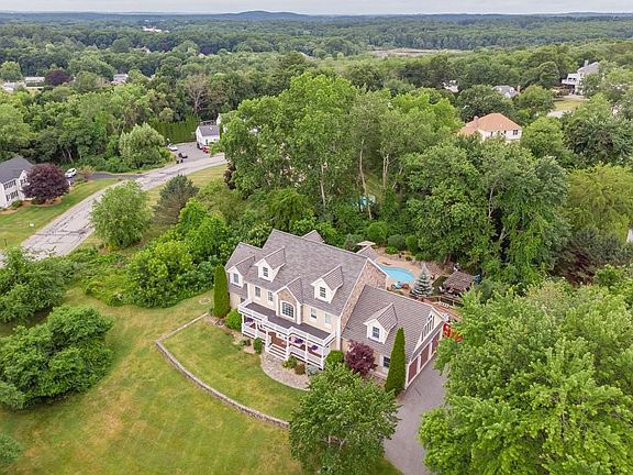 4th image of 81 Betty Ann Ln