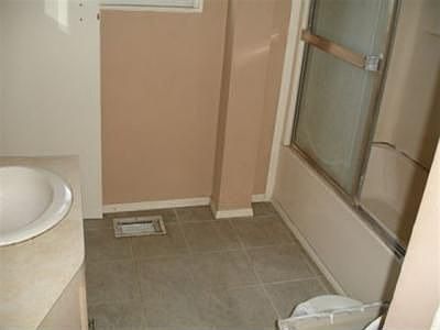 4th image of 106 Linden St