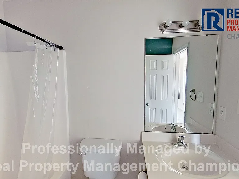 1002 Banister Loop — Photo 20