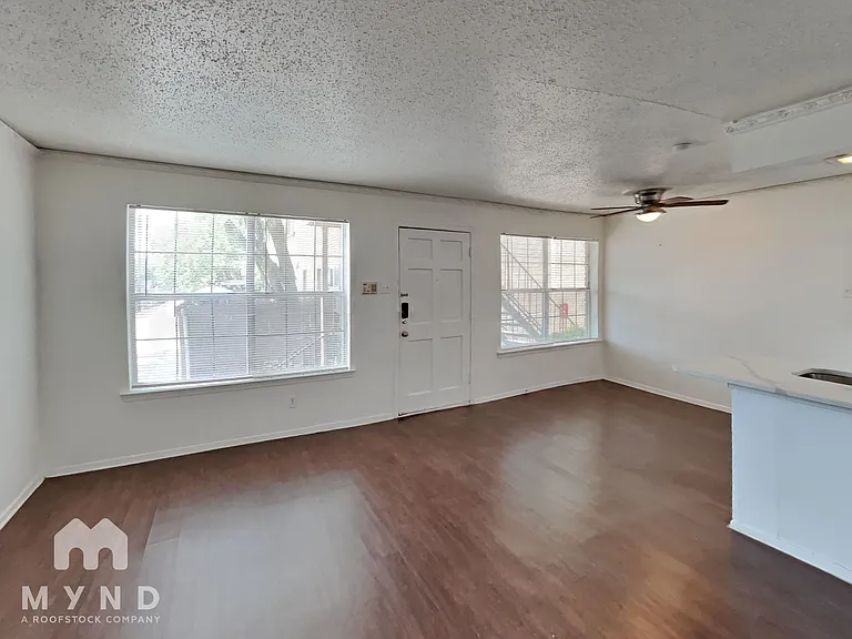 3624 Parkridge Dr #113 — Photo 1
