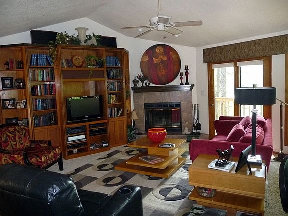 5th image of 140 Lake Harbor Cir