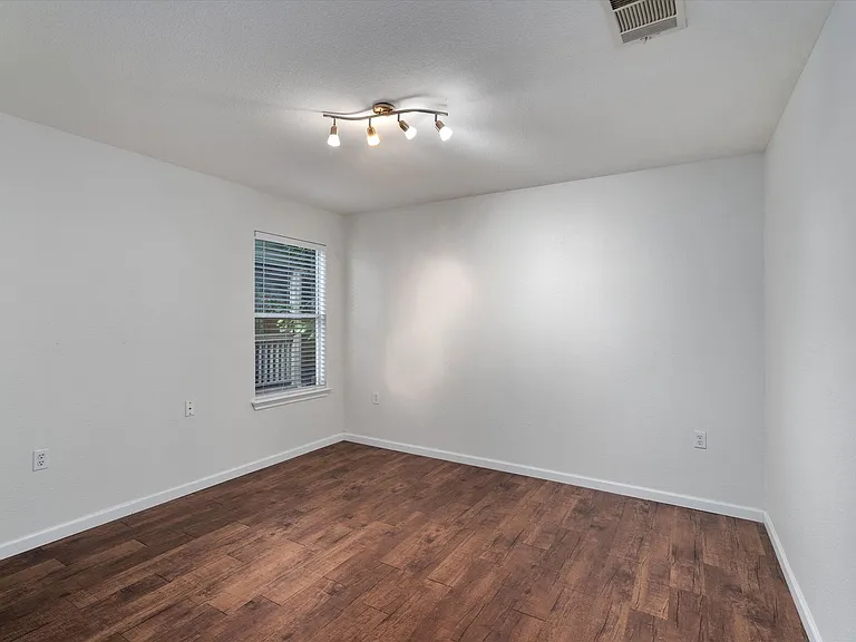 3516 Sand Dunes Ave — Photo 12