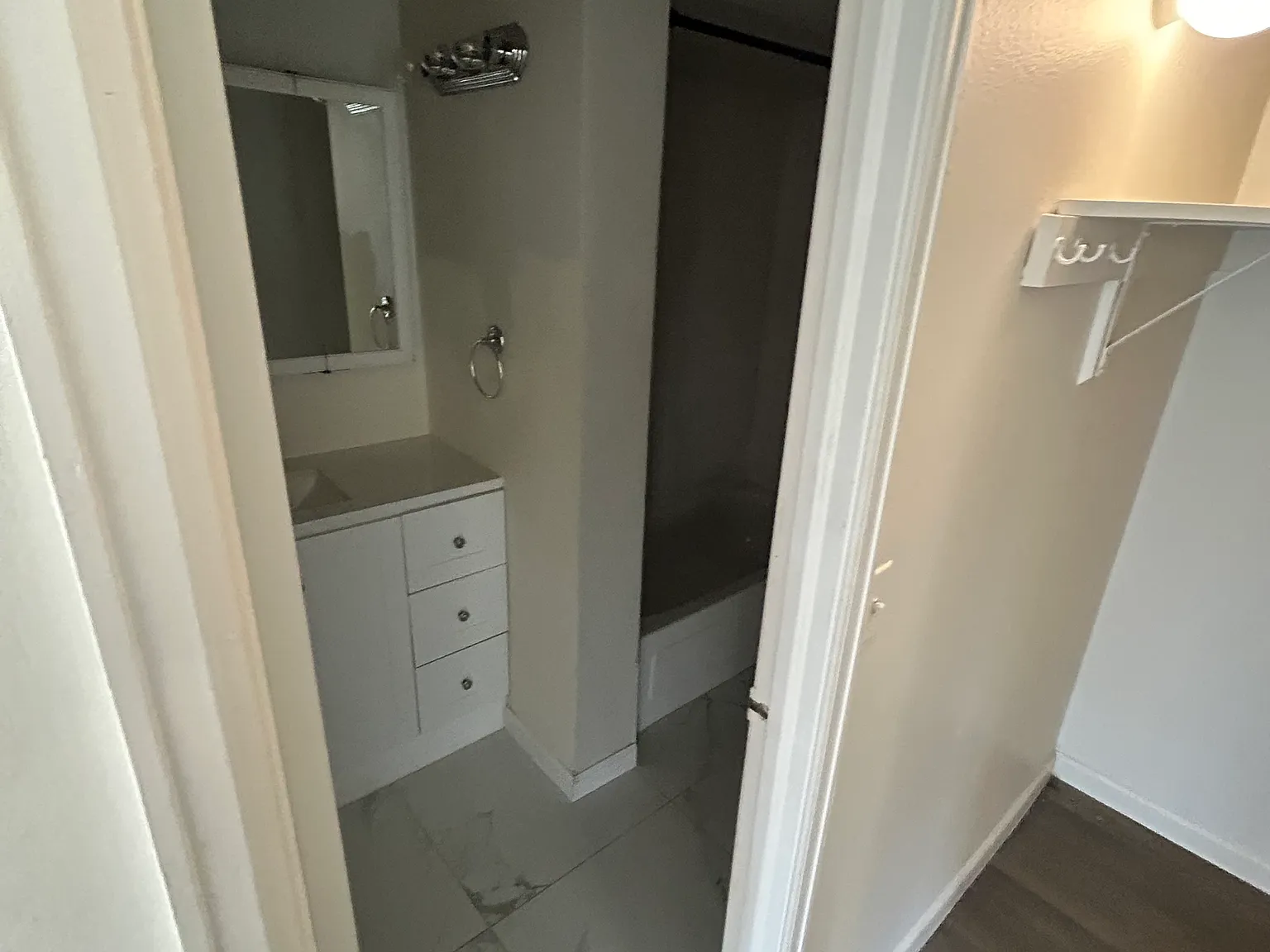 2 bed, 894 sqft, $2,000 — Photo 4