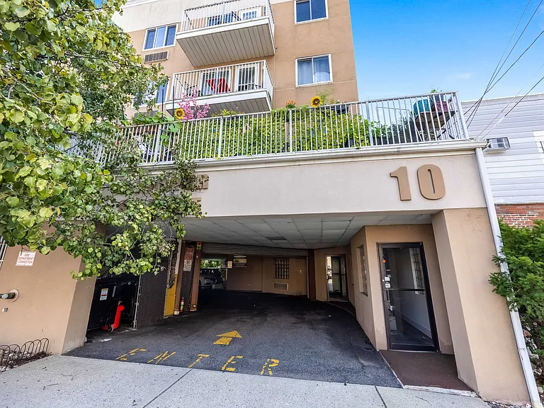 10 Palisade Ave #4C — Photo 14